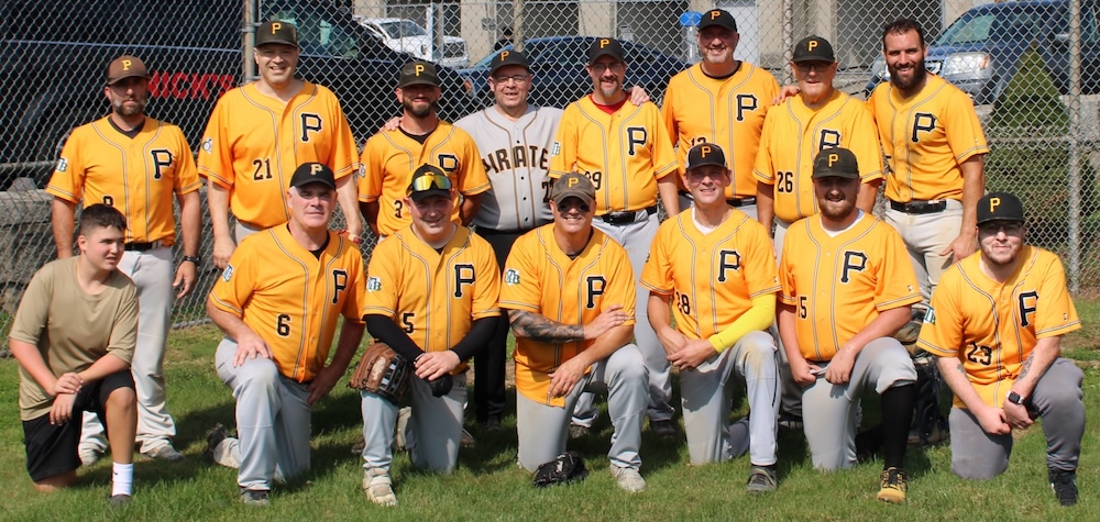 2025 Pirates team picture